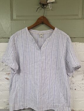 L.L. Bean Blue & White Striped Short Sleeve V-Neck Shirt Size Large Linen